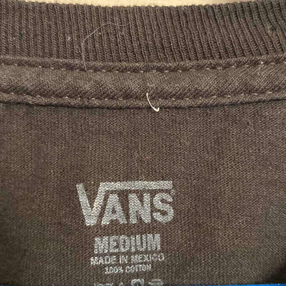 Boys medium Vans tee - Picture 2 of 4